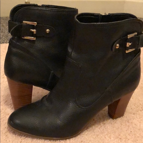 Women’s booties! - Picture 1 of 5
